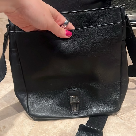 Kenneth Cole Reaction Mens Faux Leather Cross Body Bag In Black - Picture 5 of 8